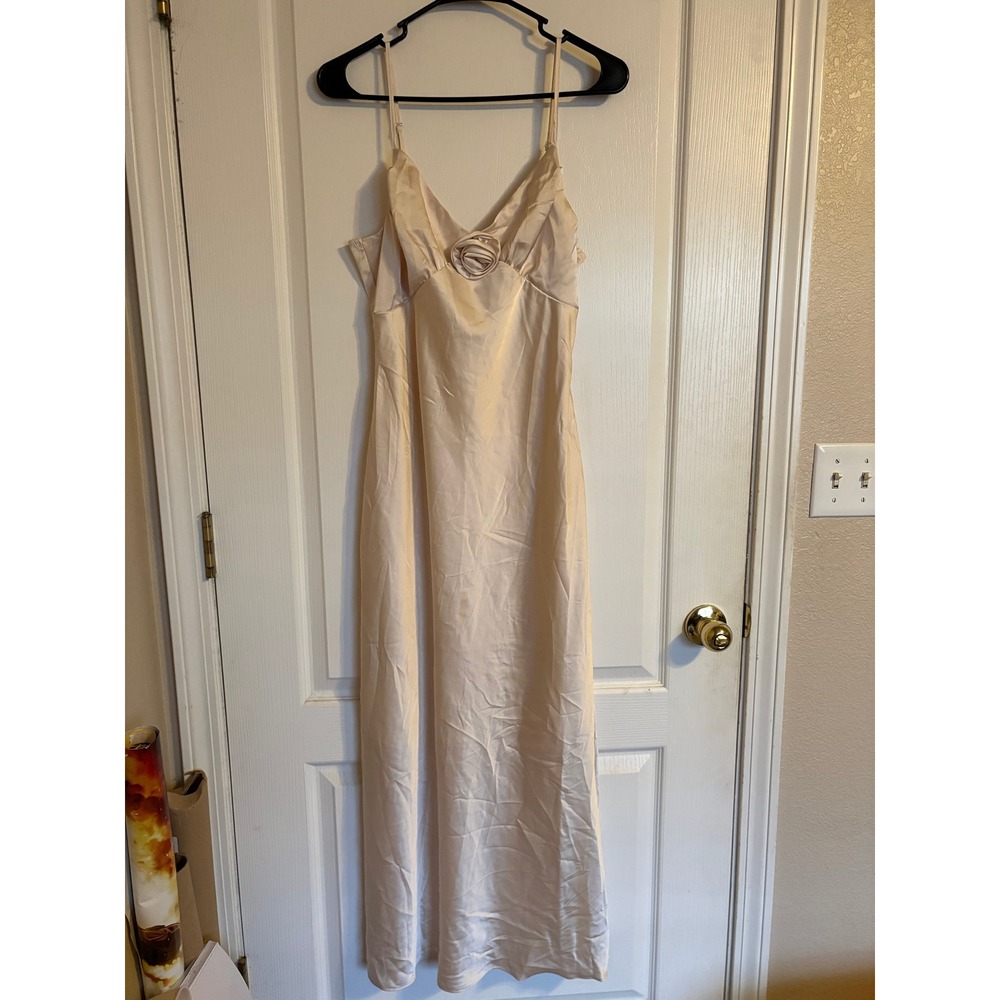 By the River Champagne Satin Rosette V-Neck Maxi Slip Dress B4SD1080 NWT L